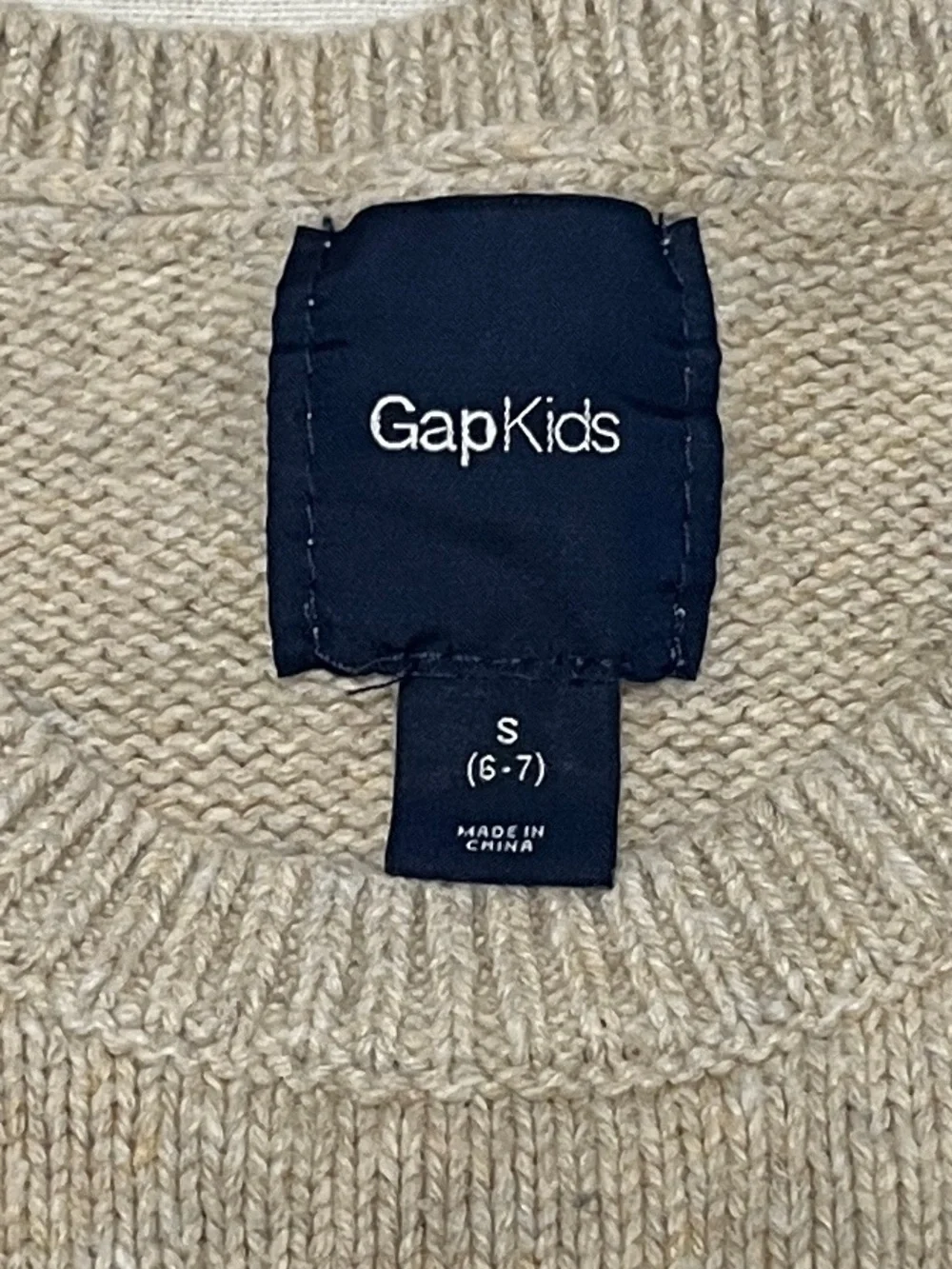 GAP Kids Cream Bison Intarsia Knit Crewneck Sweater Sz Small (6/7) Like New